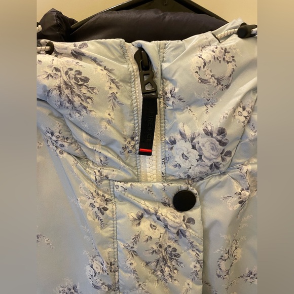 LoveShackFancy X BOGNER FIRE + ICE Sella Ski Jacket
Sz 12 new - Picture 10 of 14